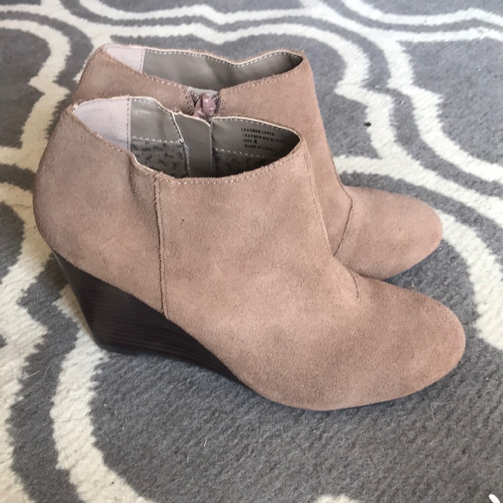 Restricted tan wedges